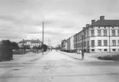 Slottsgatan mot norr från Grev Rosengatan, 1903