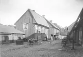 Gårdsinteriör, före 1903