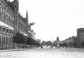 Stortorget mot öster från Drottninggatan, 1903