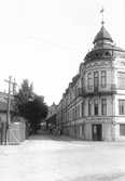Tomtgränd mot sydost från Fabriksgatan, 1903