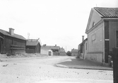 Änggatan mot sydost från Kyrkogårdsgatan, 1906