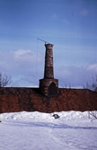 Hyttbyggnaden med skorstenen, 1977