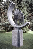 Skulpturen Den växande familjen i Stadsparken, 1990