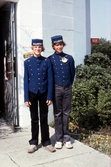 Hisspojkar framför Svampen, 1982