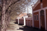 Bostadshus och det gamla ridhuset i Karlslund, 1980