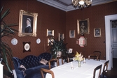 Tavlor inne i Karlslunds herrgård, 1988