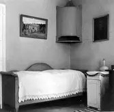 Hembygdsgård. Interiör, kammaren