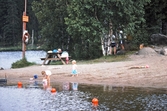 Barn leker vid Ånnabosjön, 1985