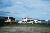 Vid kajen ligger M/S Lagerbjelke, 1995