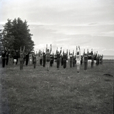 Militär övning med unga män i Köpingsvik.