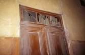Fönster på en dörr, 1981