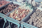 Grönsaksstånd på Stortorget, 1950-tal