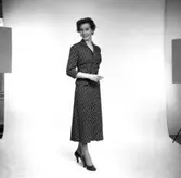 Hemmens varuinköp, Kvarteret Malmen o Sjösten, damklänningar, kjolar, blusar för katalog