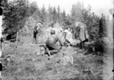 Utgrävning av gravhög på Åsen, Kolbäck.