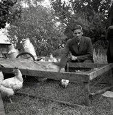 Bränder i Norra Möckleby september 1958.  Jordbrukare med hönor.