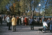 Besökare vid invigning av Hamnplatsen, 1995