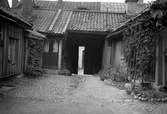 Gårdsinteriör på Kyrkogårdsgatan, 1937