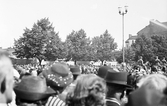 Åskådare vid paraden på Regementets dag, 1939