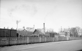 Örebro snickerifabrik och Marsfältets skola, 1945