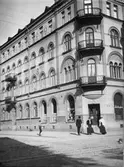 Fastighet i hörnet Fabriksgatan - Nygatan, 1920-tal
