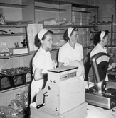 Personal på Kakboden på öster, 1957