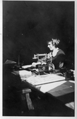 Kvinna på kontor, 1930-tal