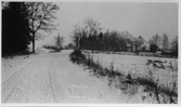 Vintervägen leder till Hovsta kyrka, 1940-tal