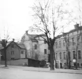 Gårdsinteriör på Drottningatan 38, 1953