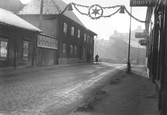 Juldekorationer på Drottninggatan 39-45, 1953