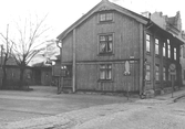 Gård i hörnet Änggatan -Drottninggatan, 1953