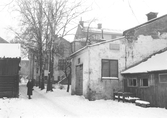 Hedlunds gränd mot Kyrkogårdsgatan, 1953