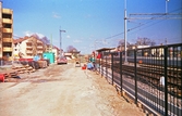 Uppsättning av staket. 1999-04-28
