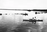 Par i kajak vid Lindholmen, ca 1925