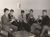 Del av Karolinska skolas orkester, 1956