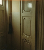 Spegeldörrar i farstun på Lundmarkska villan, ca 1985