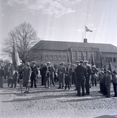 Första majdemonstration vid stadshuset.
