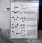 En plansch som redogör för Persnäs kyrkas byggnadshistoria.
