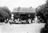 Släktträff vid Hjärsta gård, 1909