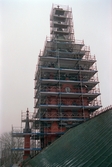 Trollhättans kyrka under pågående renovering, tornet, östra fasaden