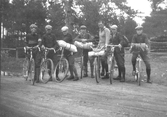 Hjärstapojkar på cykelutflykt, 1928
