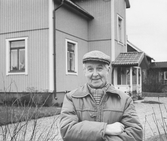 Henning Jonsson vid föräldrahemmet, 1983