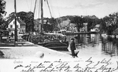 Båten Gustaf Lagerbjelke i Örebro hamn med hamnkontort och lägenheten Manilla, 1900 