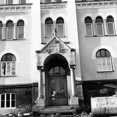Gamla dövstumskolan, ombyggd till Kiörningsskolan 1975.