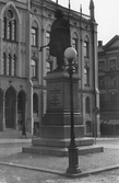 Engelbrektsstatyn framför rådhuset, 1960-tal