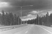 Gatubelysning vid motorvägen, 1970-tal