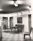 Utanför direktörens kontorsrum, 1950-tal