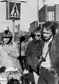 Kvinnor och män på marknaden i Hallsberg, 1979
