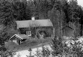 Gård med matkällare i Adolfsberg, 1983