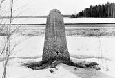 Milsten vid gården Trekanten, 1980