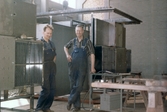 Två män i arbetskläder, 1969